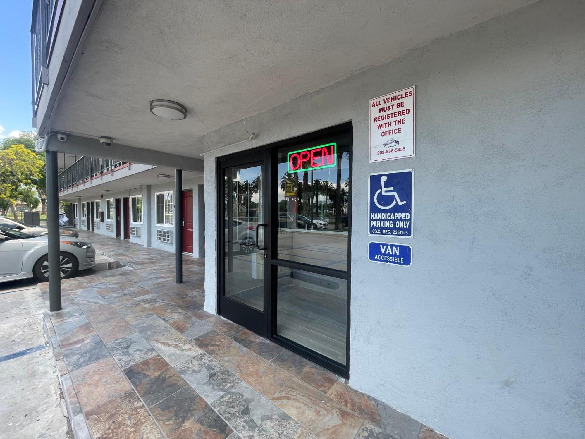 Simplestay Suites - Downtown San Bernardino Eksteriør billede