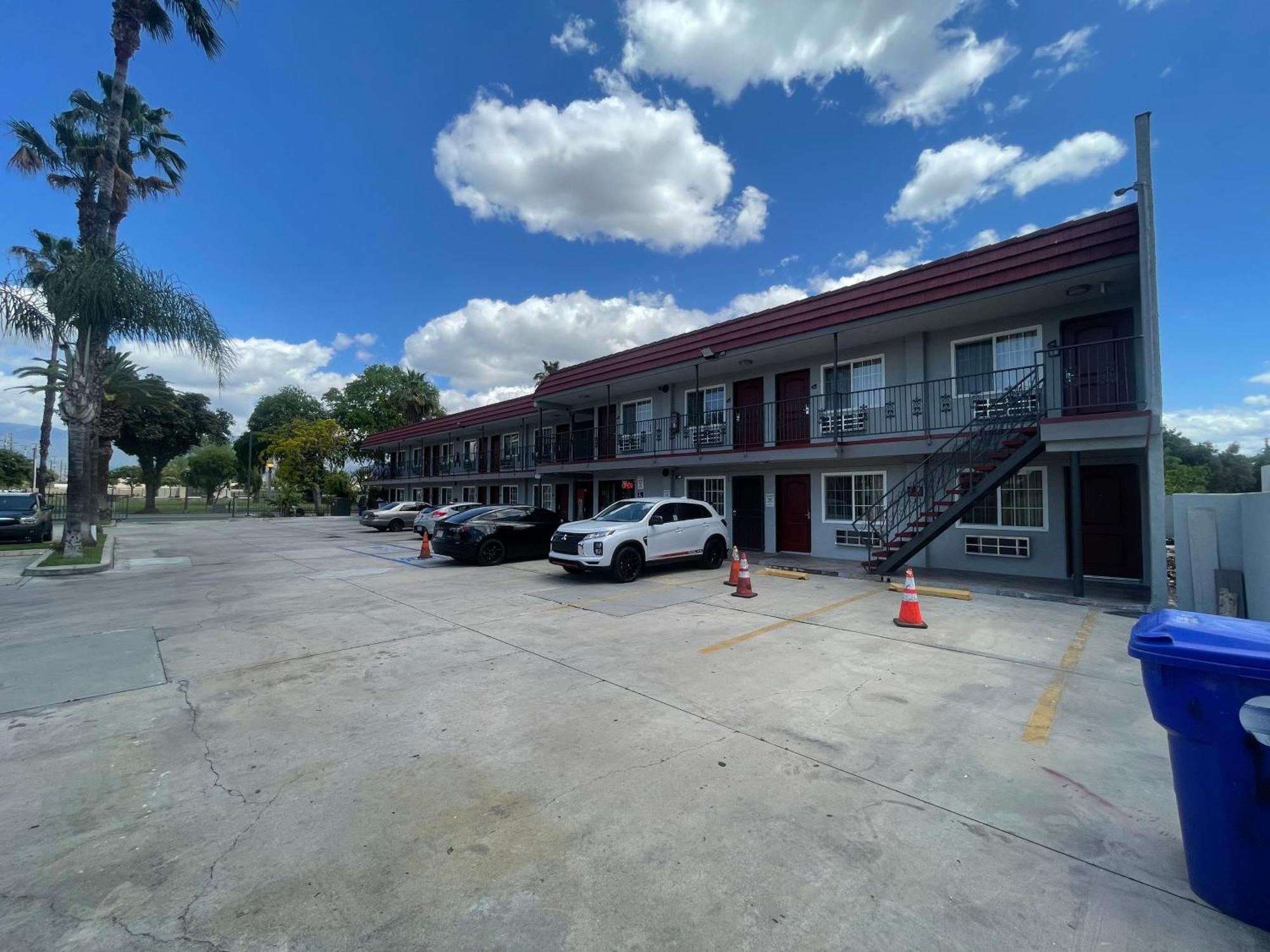 Simplestay Suites - Downtown San Bernardino Eksteriør billede
