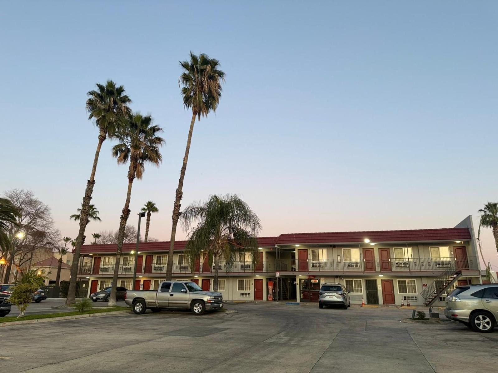 Simplestay Suites - Downtown San Bernardino Eksteriør billede